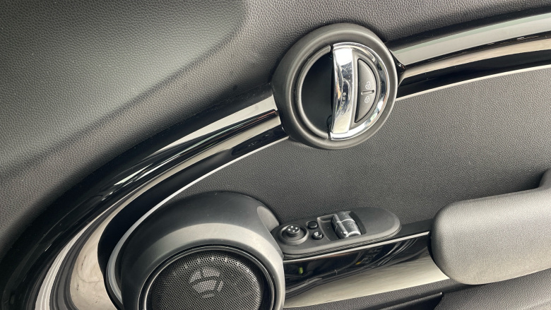 MINI Hatchback 1.5 Cooper Exclusive II 5dr Auto Petrol Hatchback